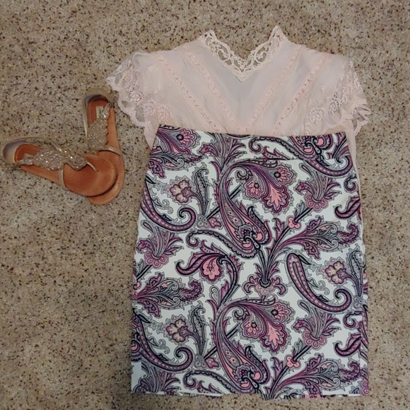 Ann Taylor Dresses & Skirts - Pretty Ann Taylor skirt